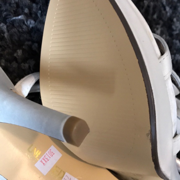 Shoes - Picture 5 of 6